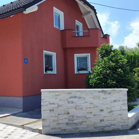 Apartment Igor - Holiday Home Ostarije Esterno foto